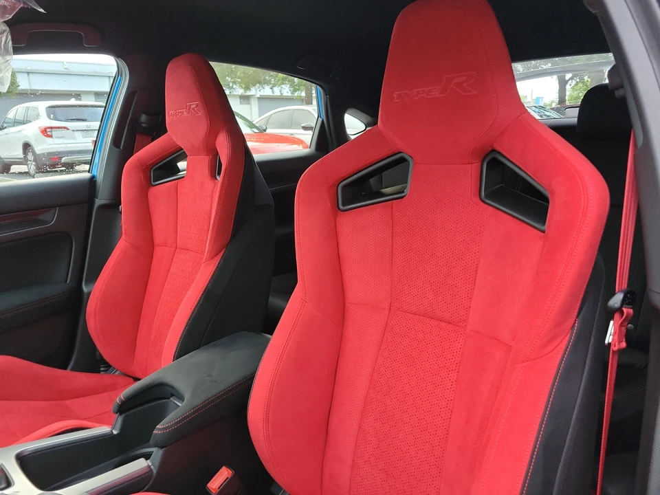 2026 Honda FL5 Civic Type R - Image 18 of 30