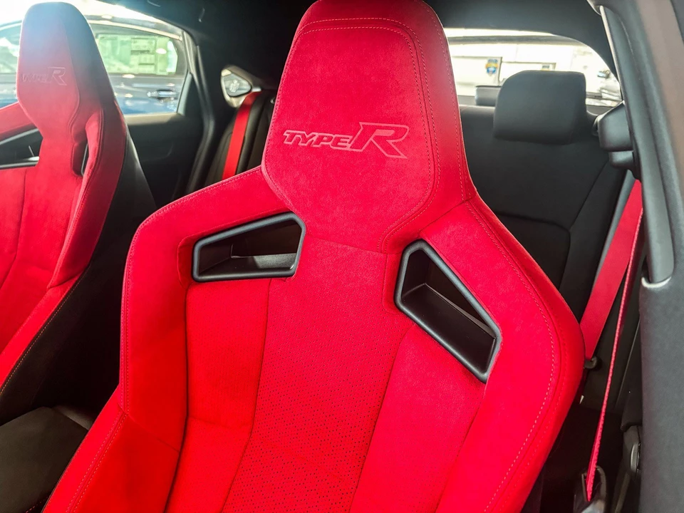 2026 Honda FL5 Civic Type R - Image 23 of 30