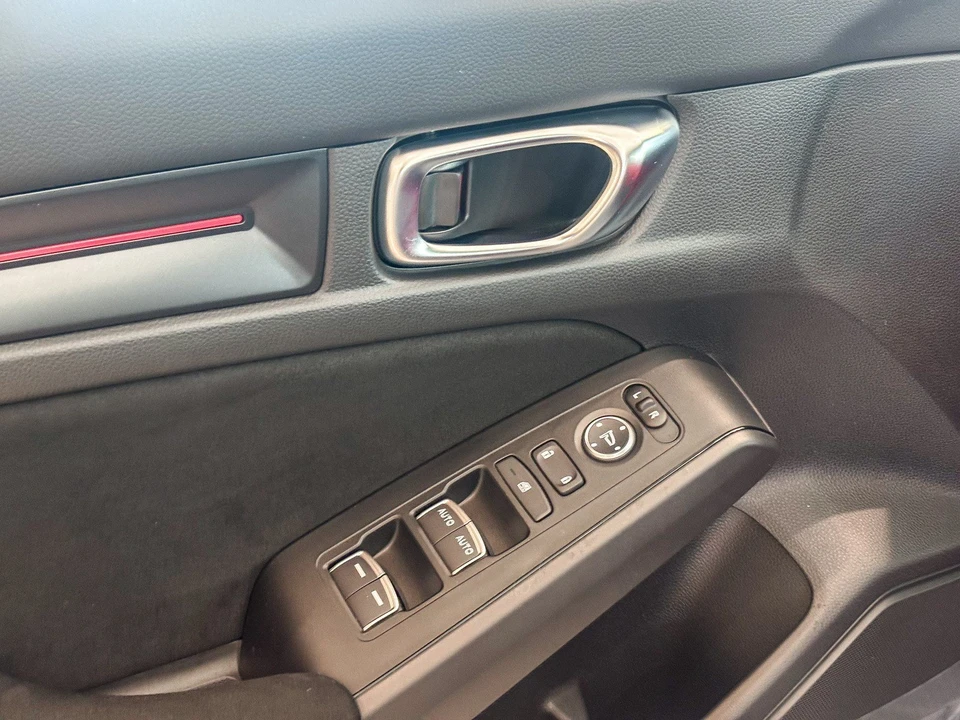 2026 Honda FL5 Civic Type R - Image 21 of 30