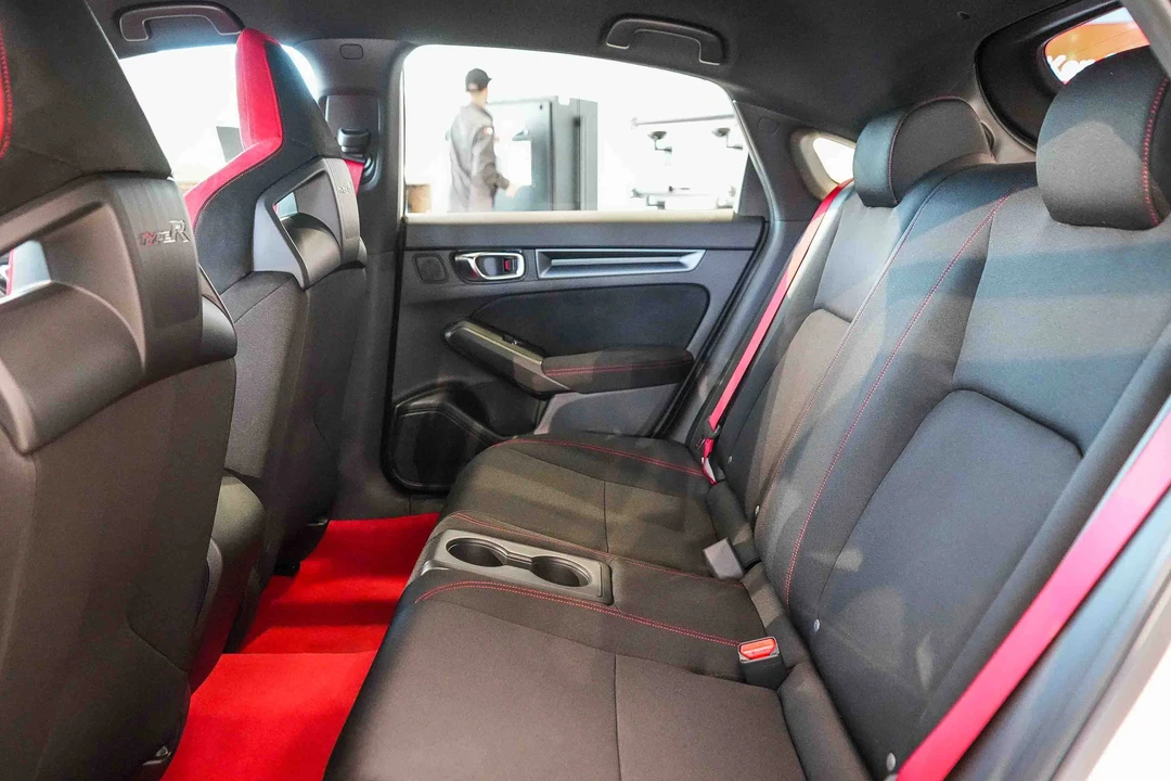 2026 Honda FL5 Civic Type R - Image 23 of 29