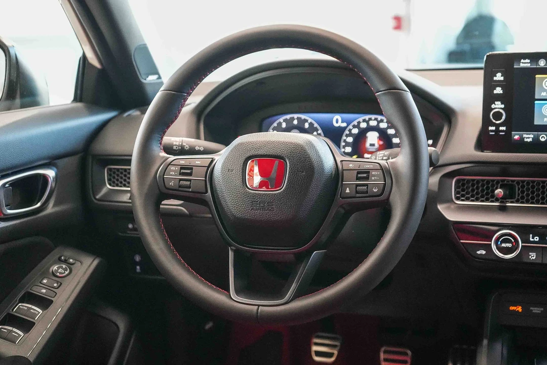 2026 Honda FL5 Civic Type R - Image 20 of 29