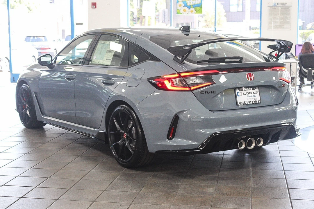 2026 Honda FL5 Civic Type R - Image 6 of 26