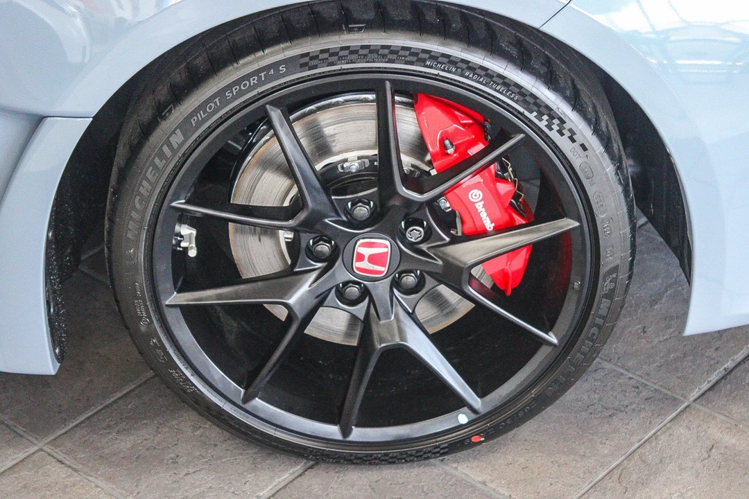 2026 Honda FL5 Civic Type R - Image 10 of 26