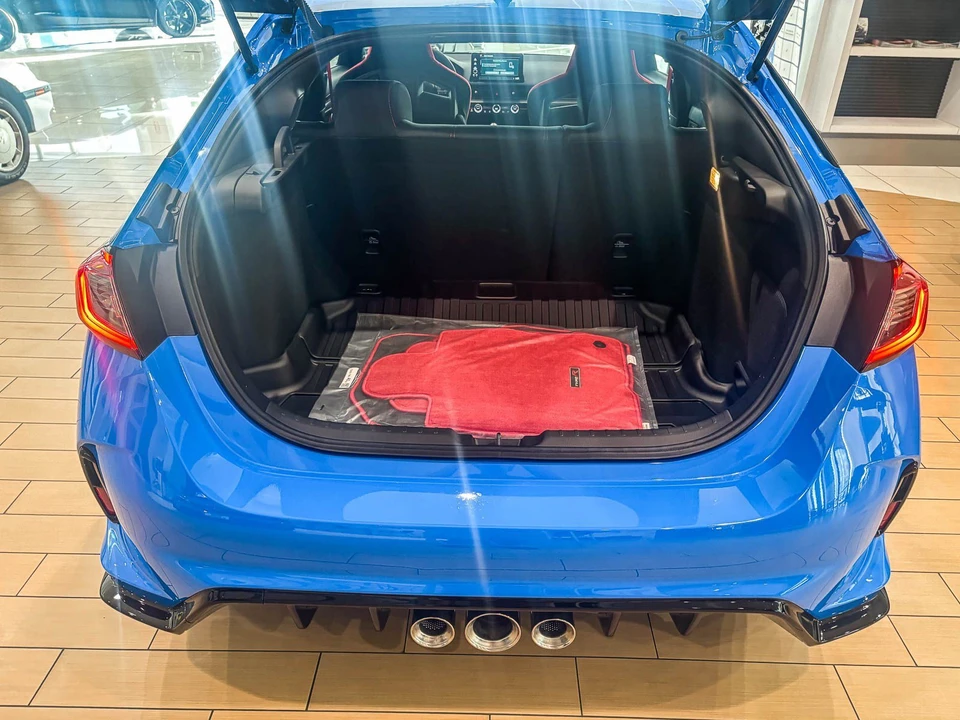 2026 Honda FL5 Civic Type R - Image 13 of 31