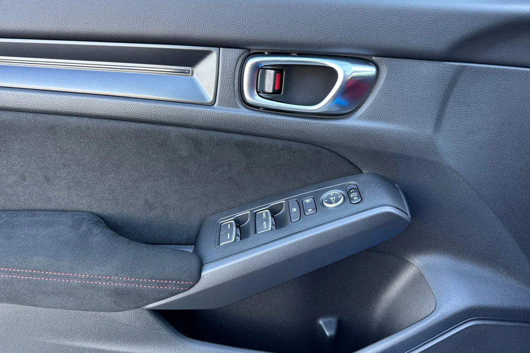 2026 Honda FL5 Civic Type R - Image 11 of 31