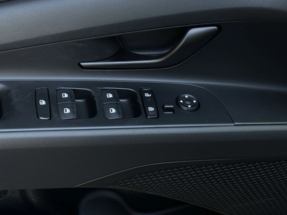 2026 Hyundai Elantra - Image 15 of 29