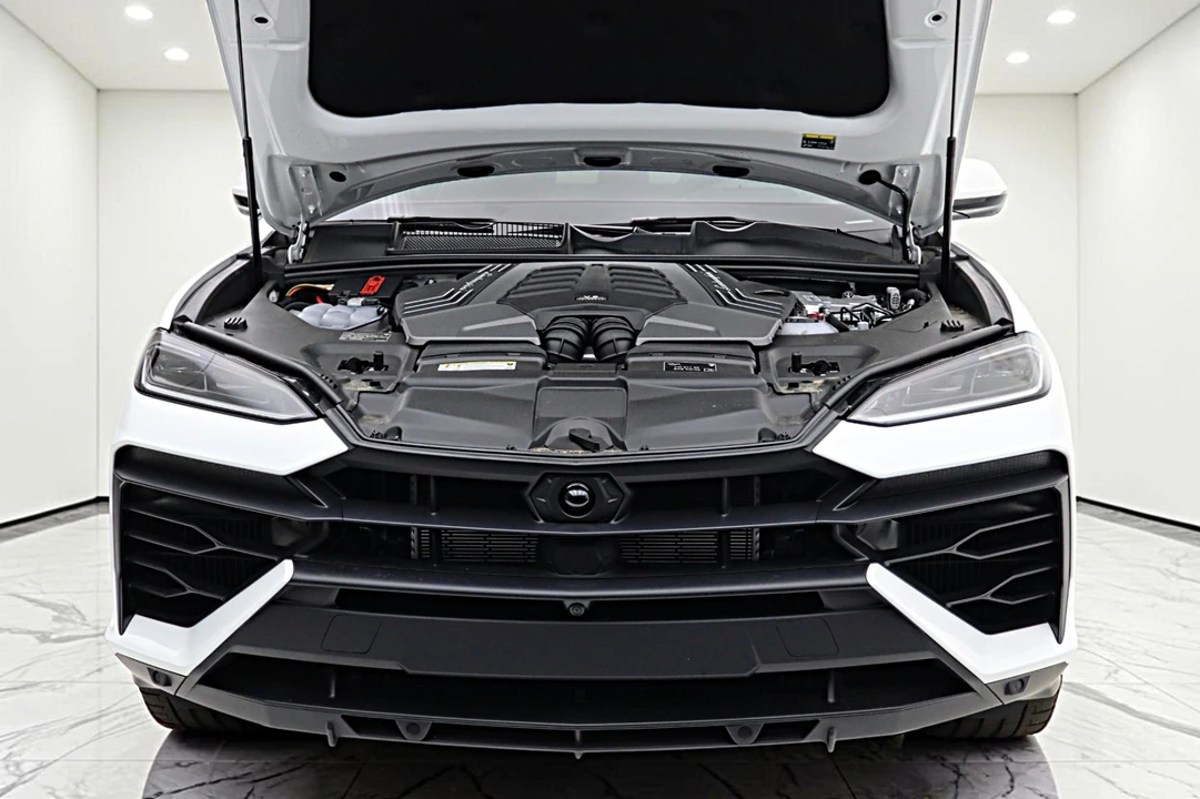 2026 Lamborghini Urus SE - Image 24 of 31