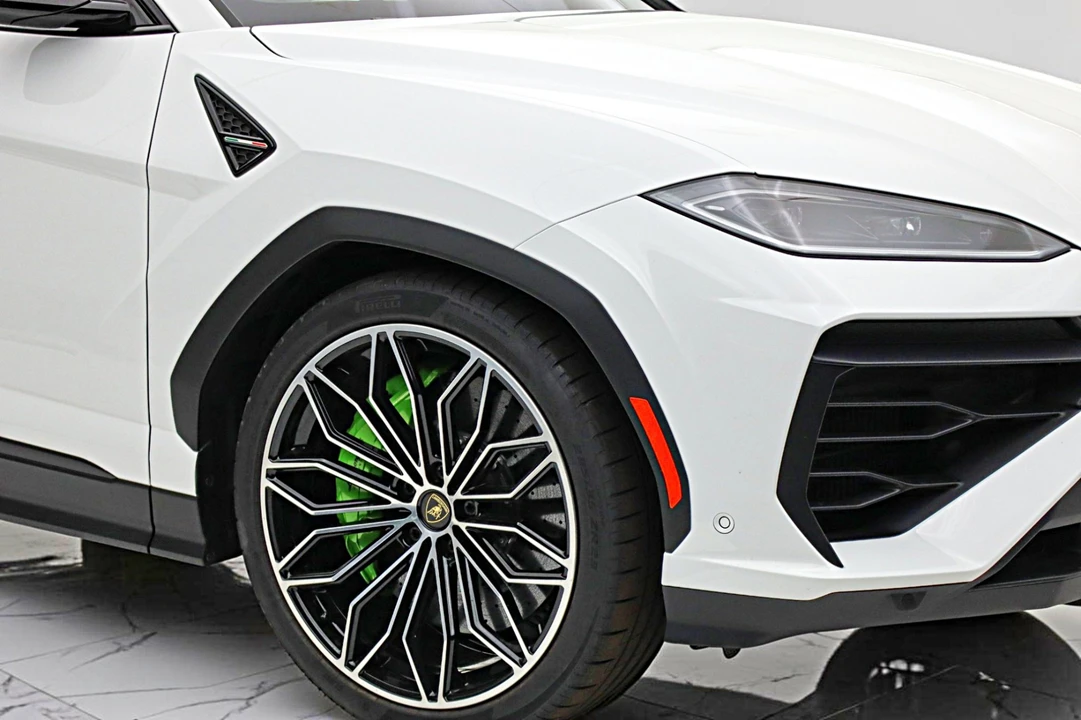 2026 Lamborghini Urus SE - Image 21 of 31