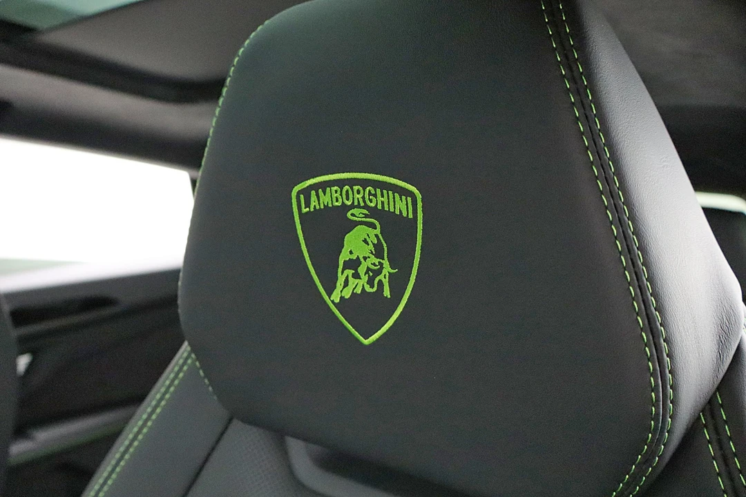 2026 Lamborghini Urus SE - Image 31 of 31
