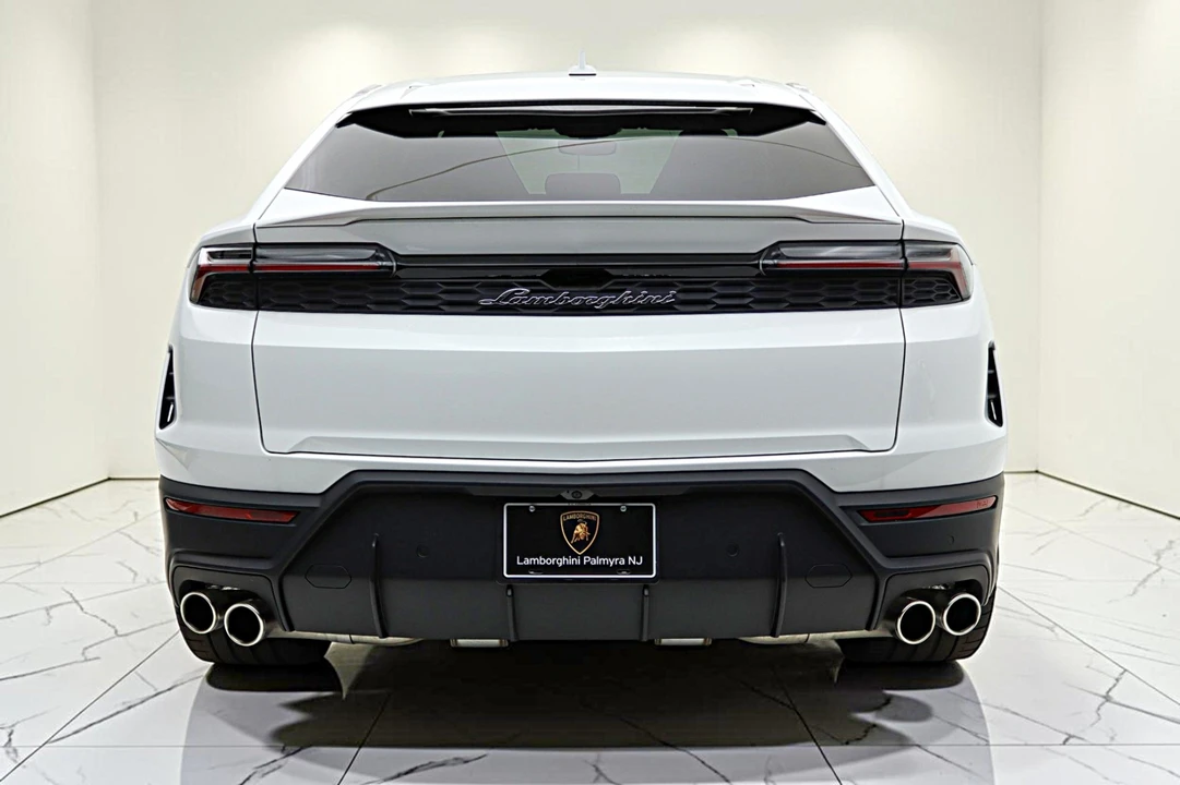 2026 Lamborghini Urus SE - Image 9 of 31