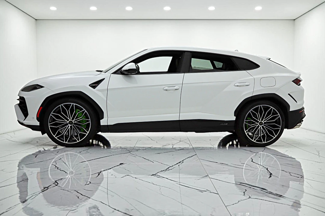 2026 Lamborghini Urus SE - Image 3 of 31