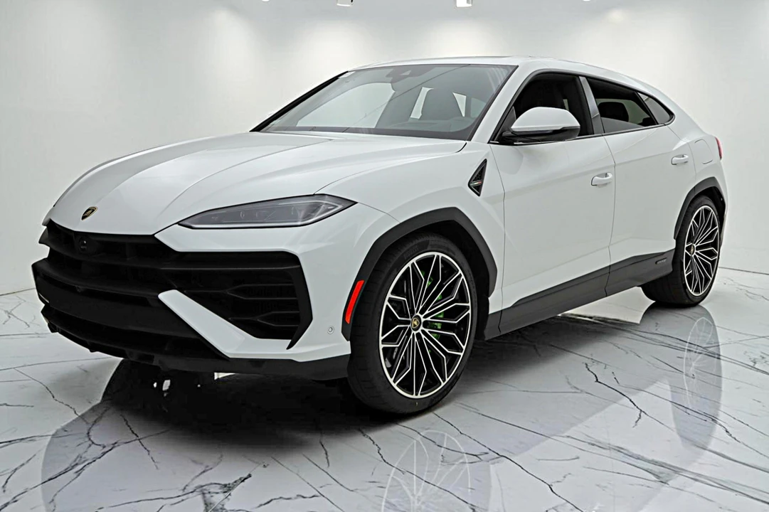 2026 Lamborghini Urus SE - Image 2 of 31