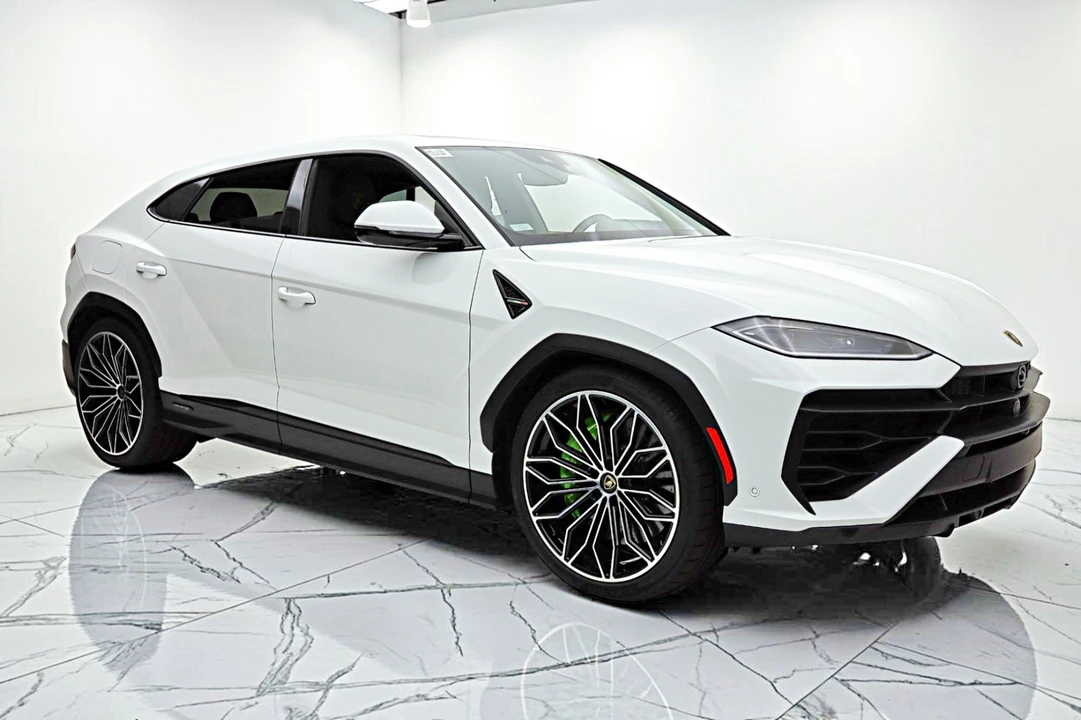 2026 Lamborghini Urus SE - Image 20 of 31