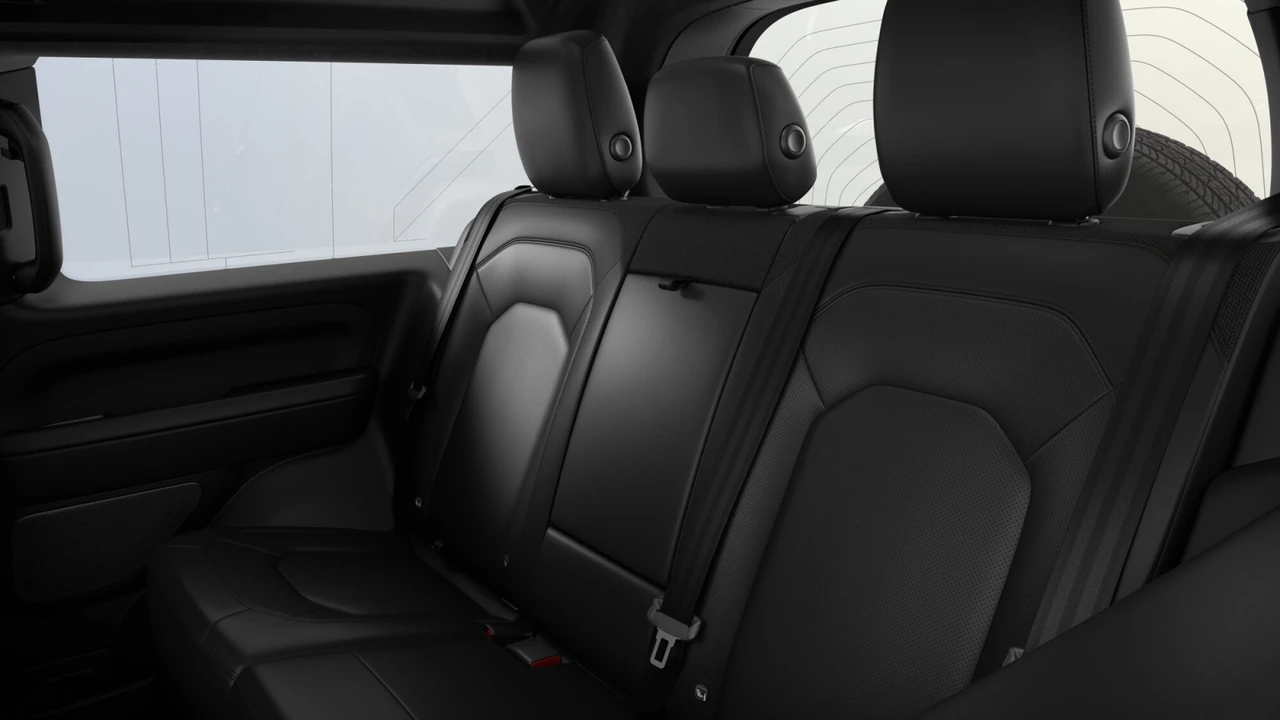 2026 Land Rover Defender Octa - Image 7 of 7