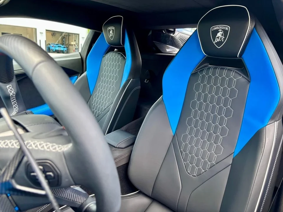 2026 Lamborghini Revuelto - Image 7 of 12