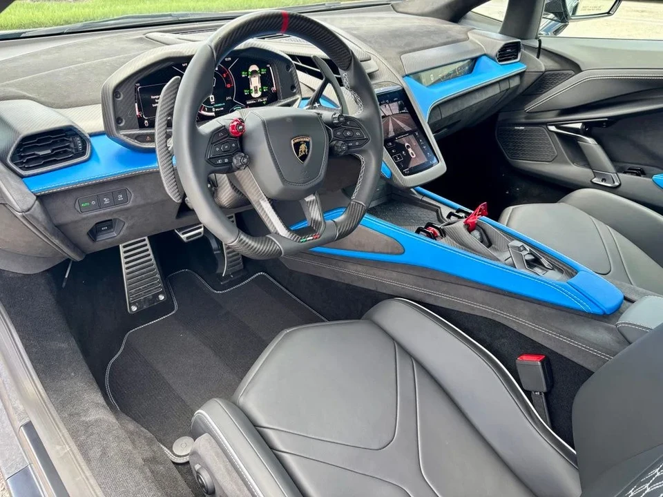 2026 Lamborghini Revuelto - Image 8 of 12