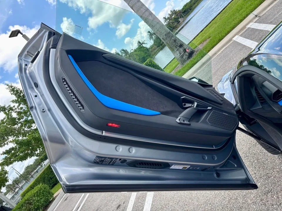 2026 Lamborghini Revuelto - Image 6 of 12