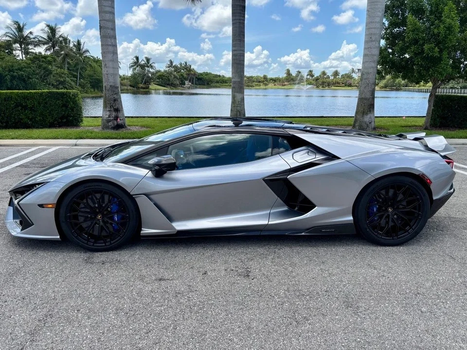2026 Lamborghini Revuelto - Image 4 of 12