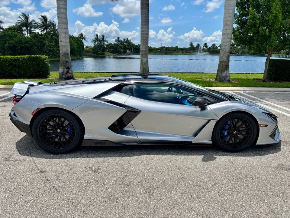 2026 Lamborghini Revuelto - Image 3 of 12
