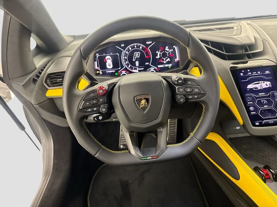 2026 Lamborghini Revuelto - Image 22 of 31