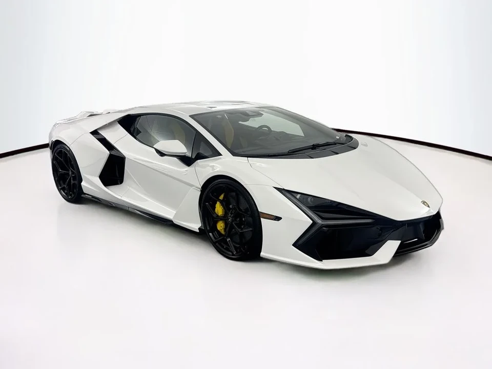 2026 Lamborghini Revuelto - Image 3 of 31