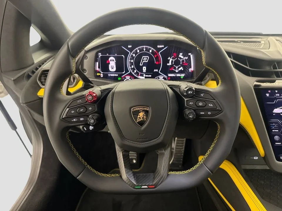 2026 Lamborghini Revuelto - Image 11 of 31