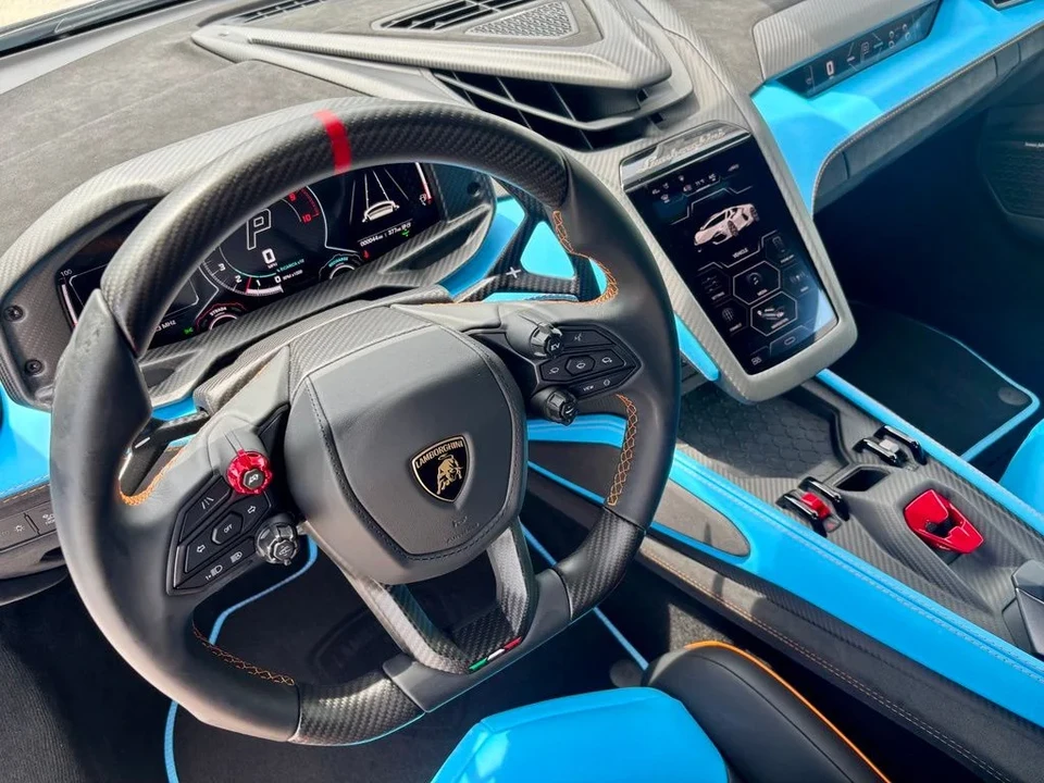 2026 Lamborghini Revuelto - Image 11 of 23