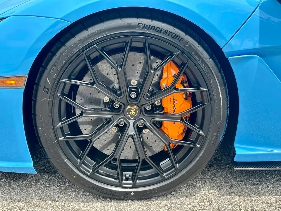 2026 Lamborghini Revuelto - Image 12 of 23