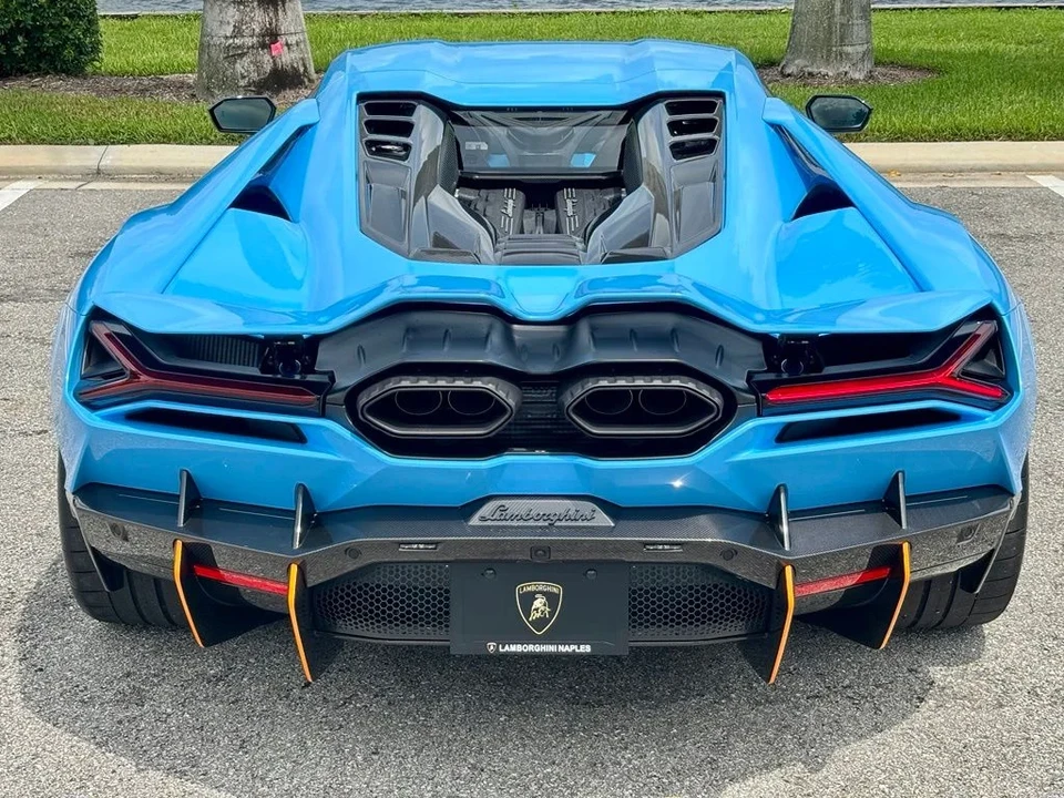 2026 Lamborghini Revuelto - Image 5 of 23