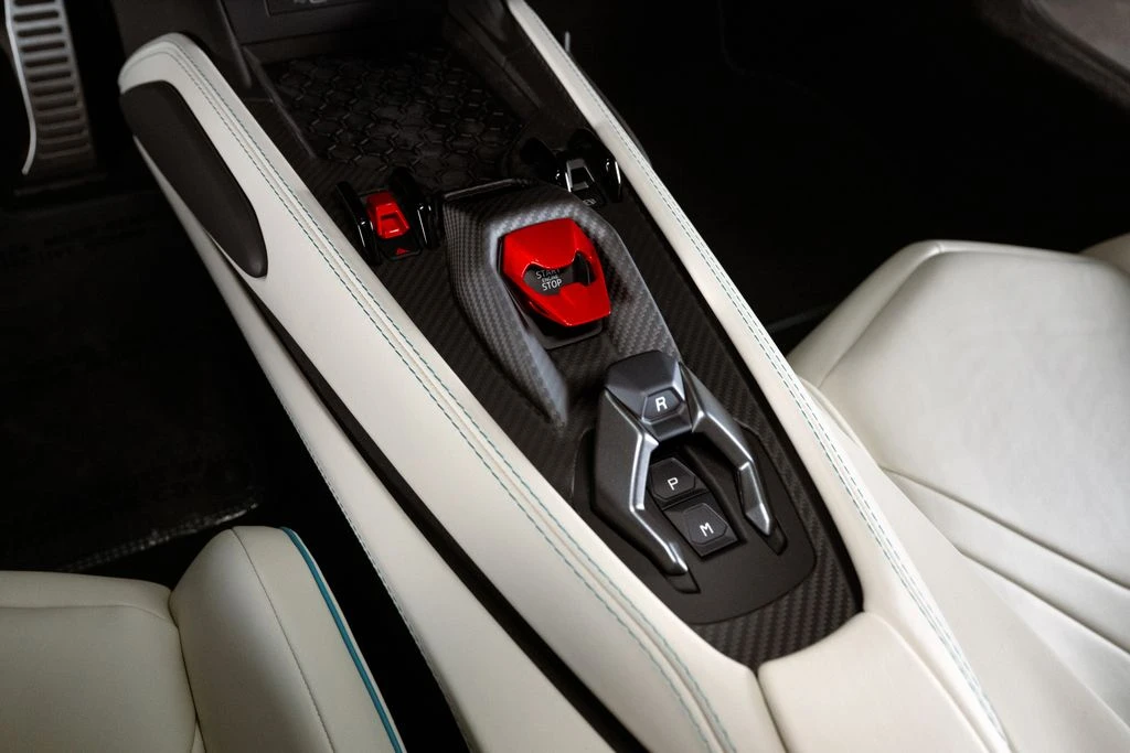 2026 Lamborghini Revuelto - Image 22 of 31