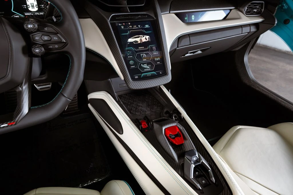 2026 Lamborghini Revuelto - Image 20 of 31