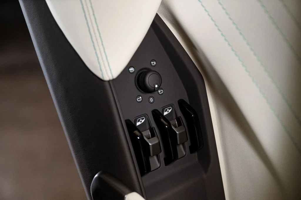 2026 Lamborghini Revuelto - Image 31 of 31