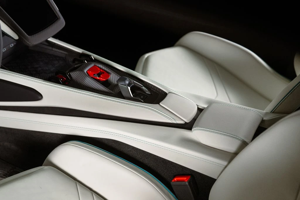 2026 Lamborghini Revuelto - Image 25 of 31