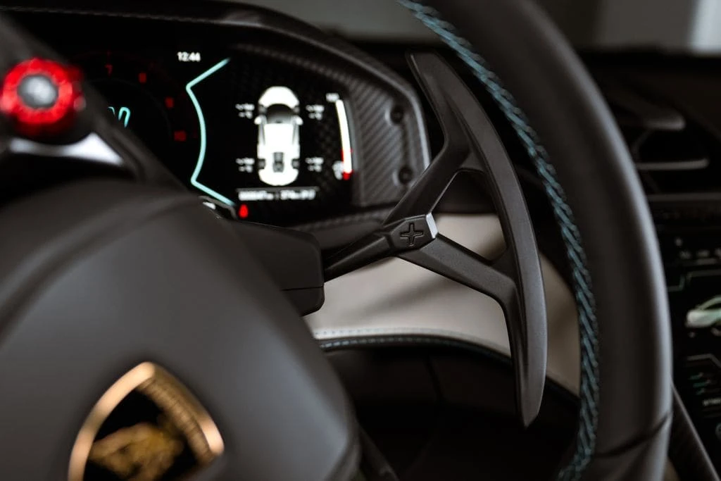2026 Lamborghini Revuelto - Image 18 of 31