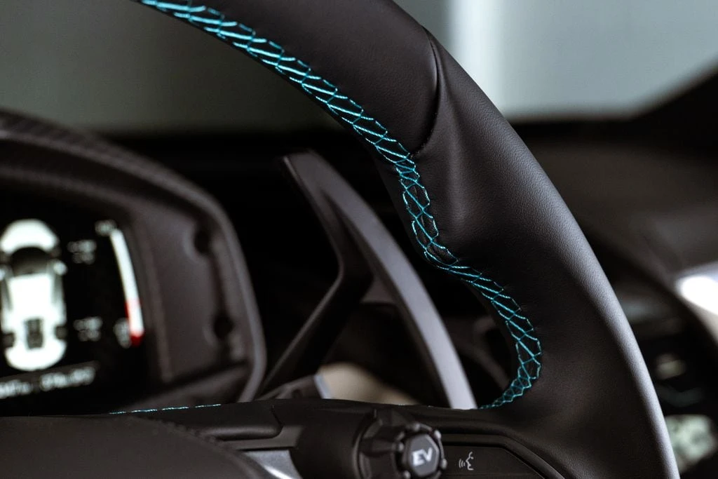 2026 Lamborghini Revuelto - Image 19 of 31