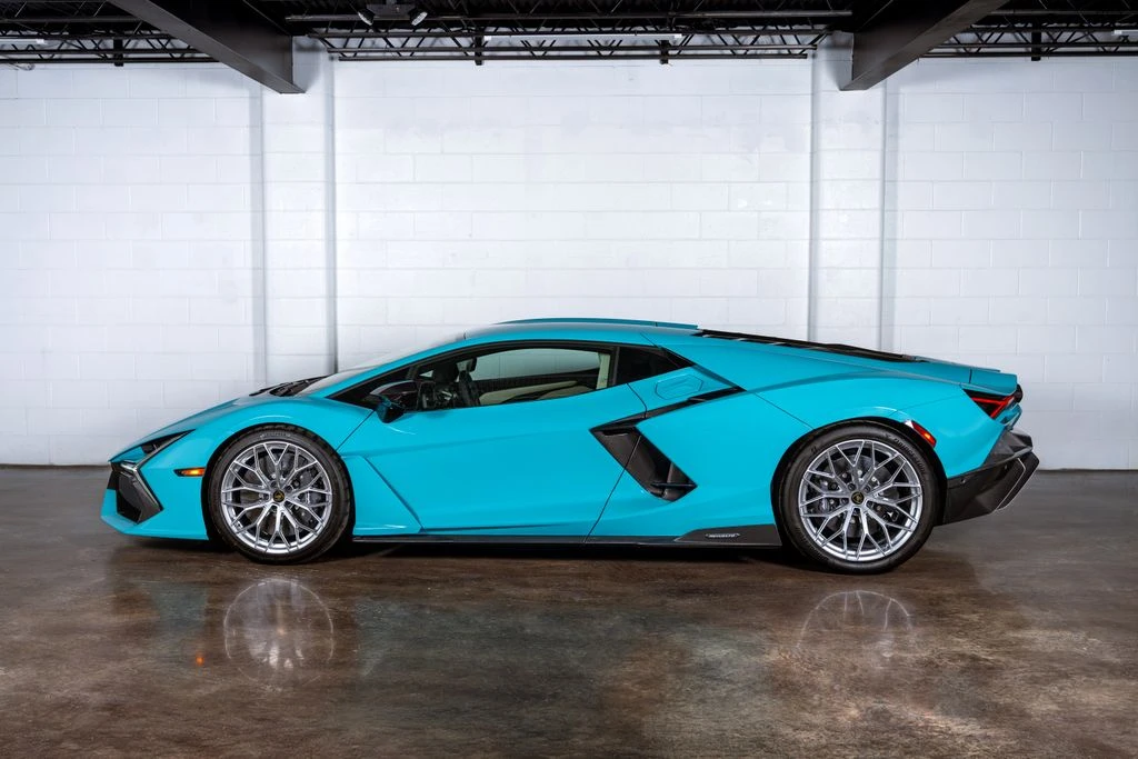 2026 Lamborghini Revuelto - Image 6 of 31