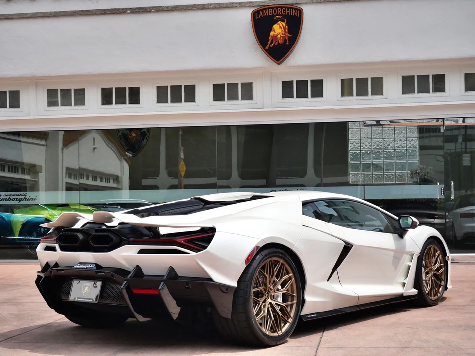 2026 Lamborghini Revuelto - Image 4 of 27