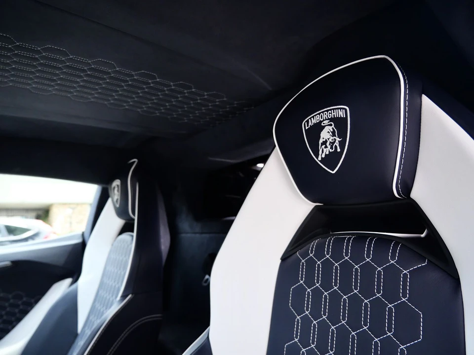 2026 Lamborghini Revuelto - Image 23 of 27