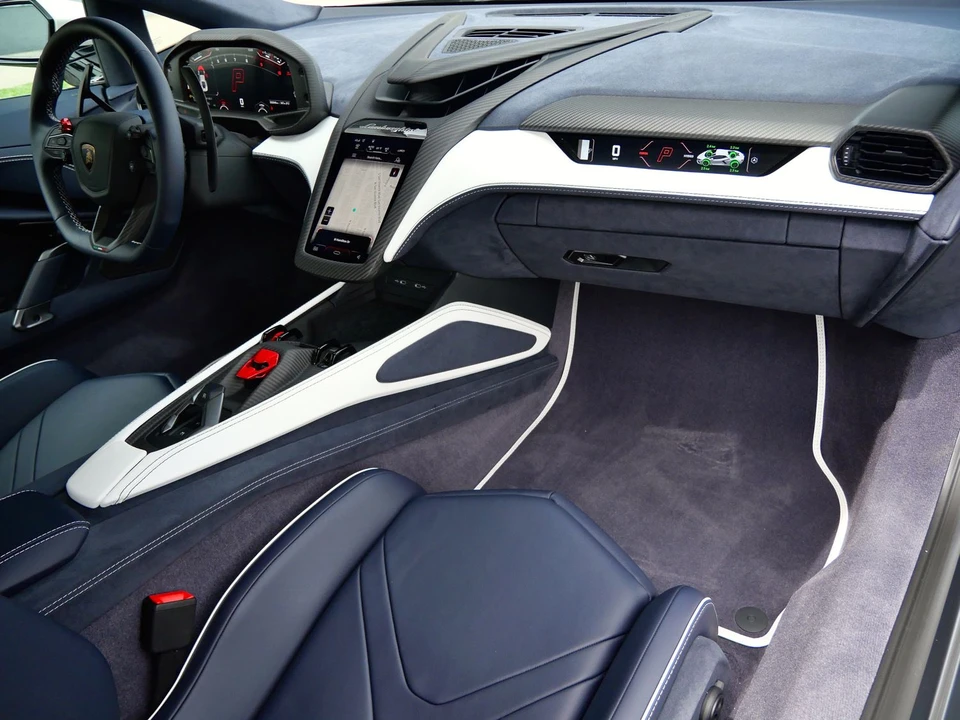 2026 Lamborghini Revuelto - Image 7 of 27