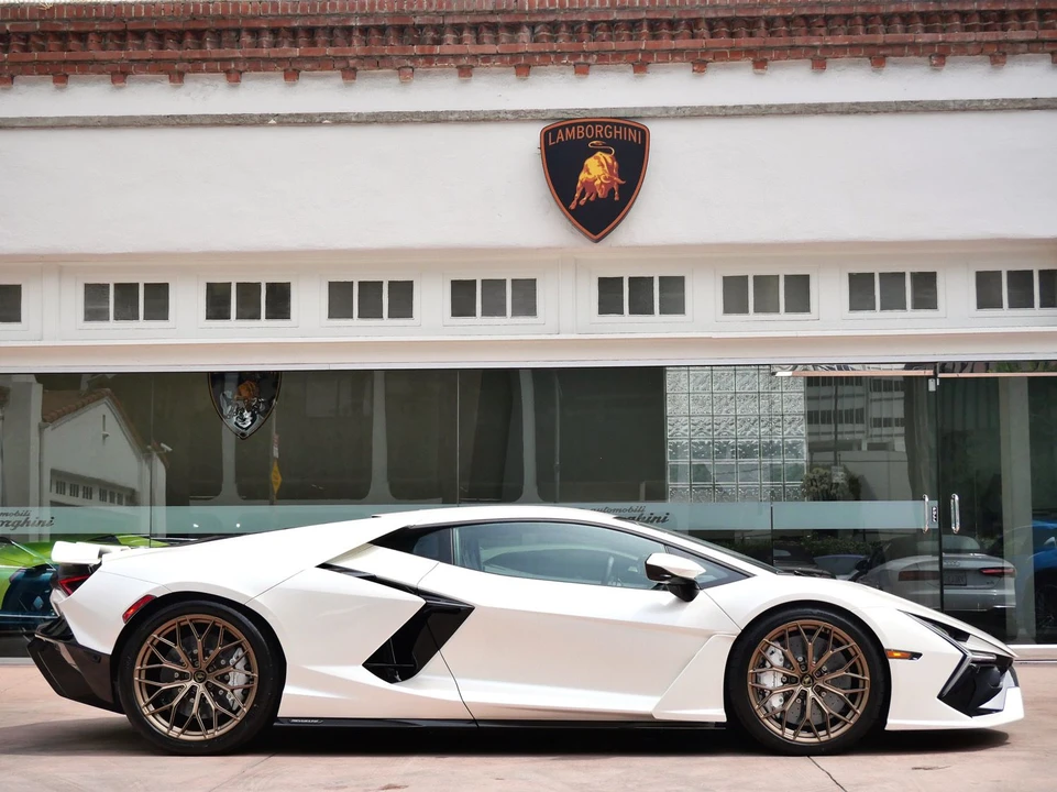 2026 Lamborghini Revuelto - Image 2 of 27