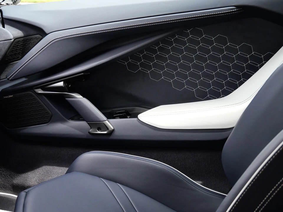 2026 Lamborghini Revuelto - Image 21 of 27