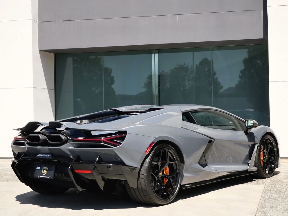 2026 Lamborghini Revuelto - Image 3 of 24