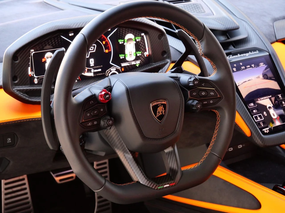 2026 Lamborghini Revuelto - Image 16 of 24