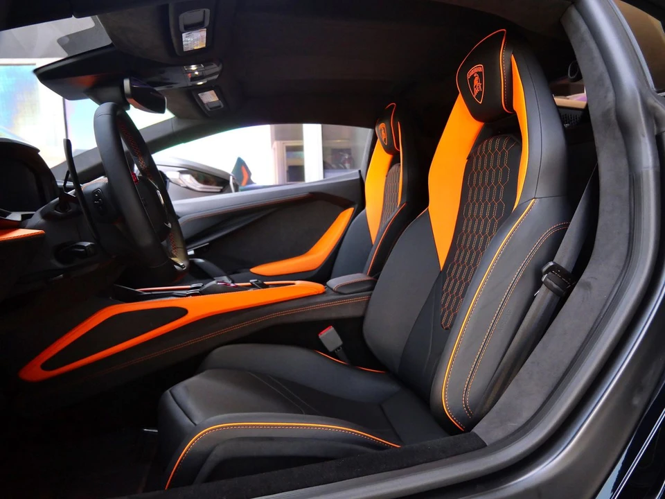 2026 Lamborghini Revuelto - Image 6 of 24