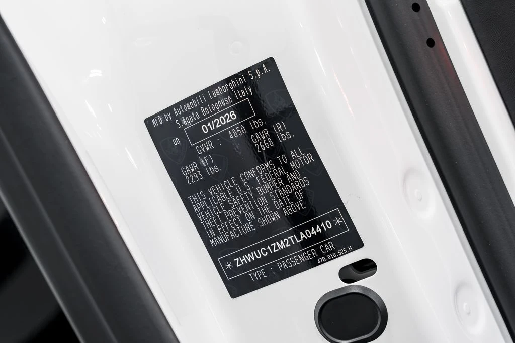 2026 Lamborghini Revuelto - Image 10 of 31