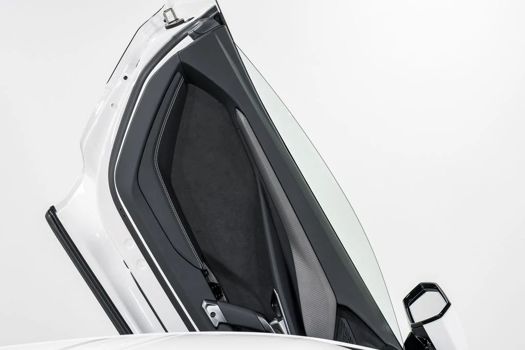 2026 Lamborghini Revuelto - Image 9 of 31