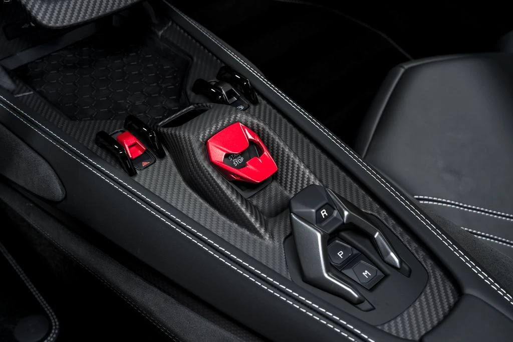 2026 Lamborghini Revuelto - Image 26 of 31