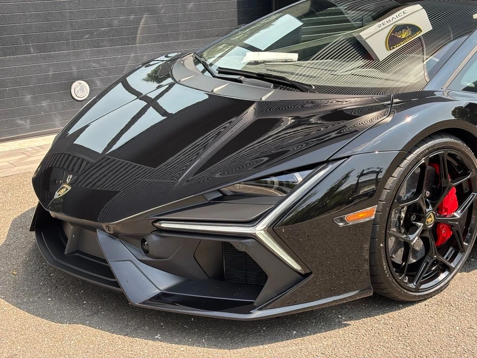 2026 Lamborghini Revuelto - Image 6 of 23