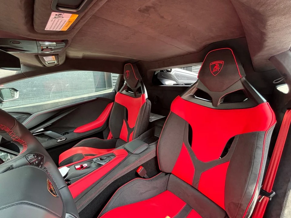 2026 Lamborghini Revuelto - Image 20 of 23