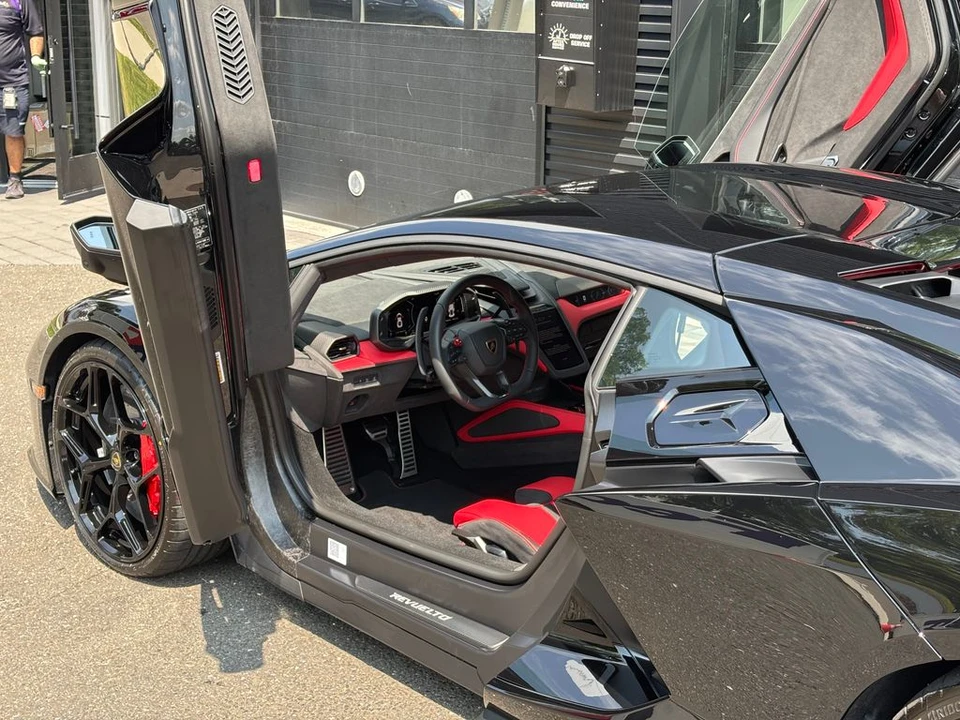 2026 Lamborghini Revuelto - Image 11 of 23